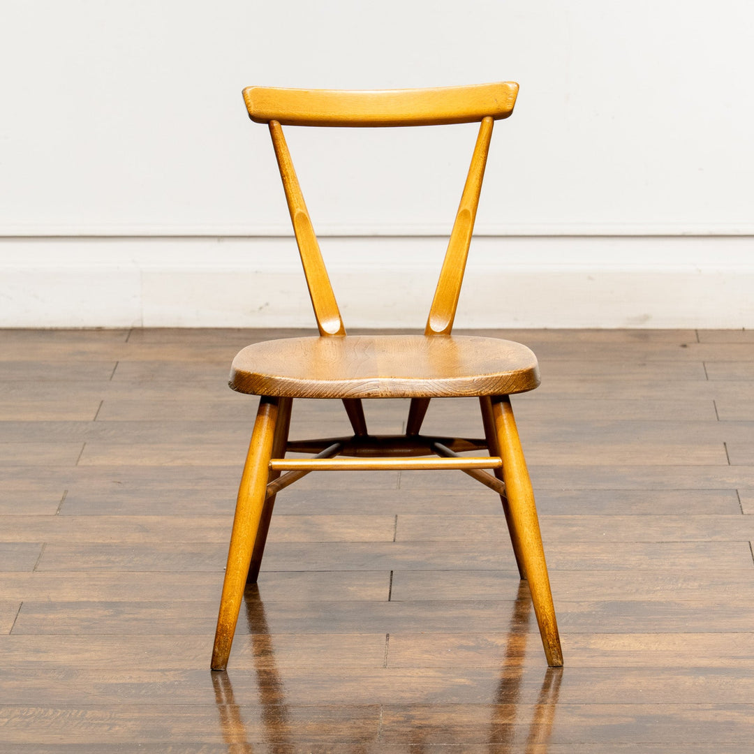 英国【ERCOL アーコール】丈夫でスタッキングもできる使い勝手の良さも魅力 チャイルドチェア /23K