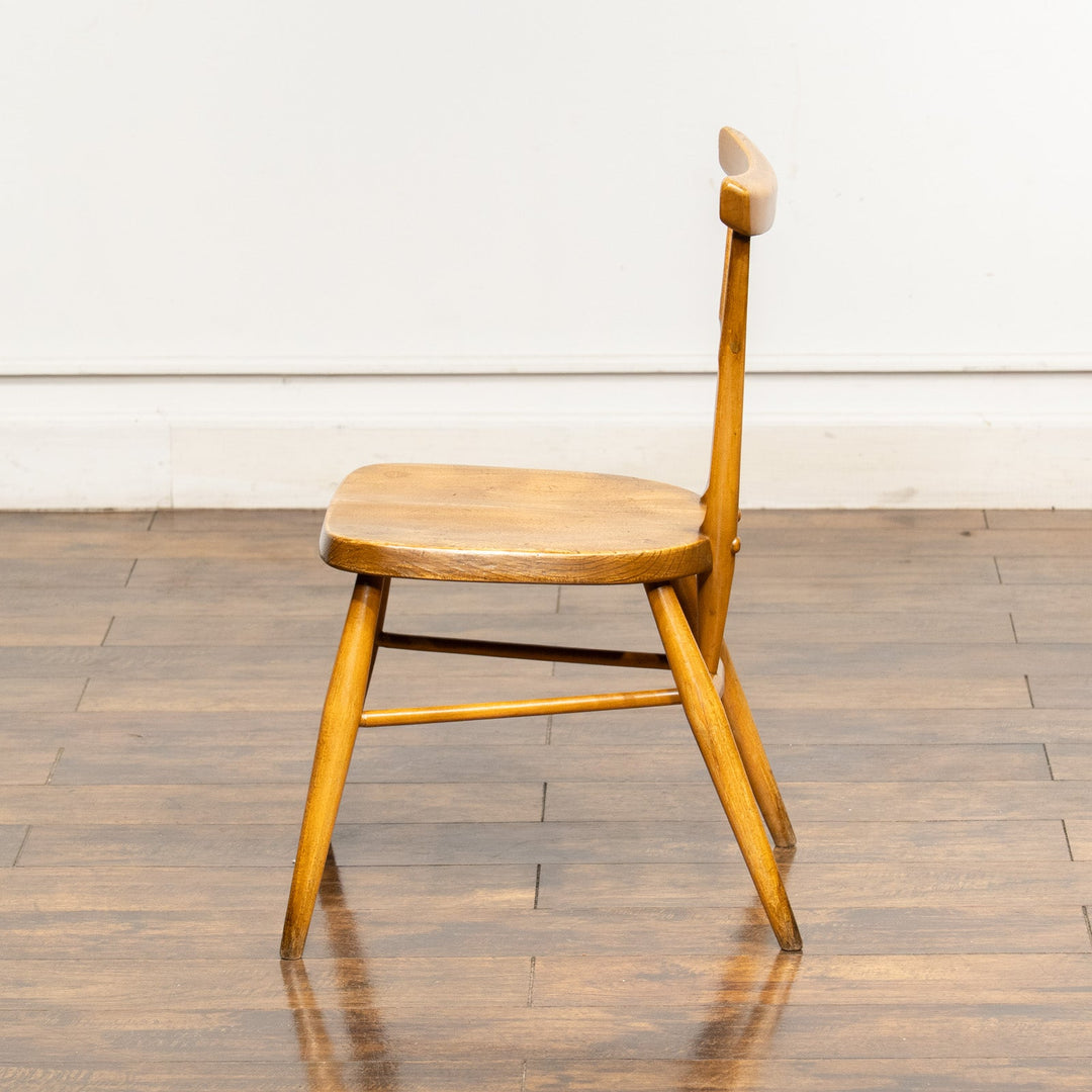 英国【ERCOL アーコール】丈夫でスタッキングもできる使い勝手の良さも魅力 チャイルドチェア /23K