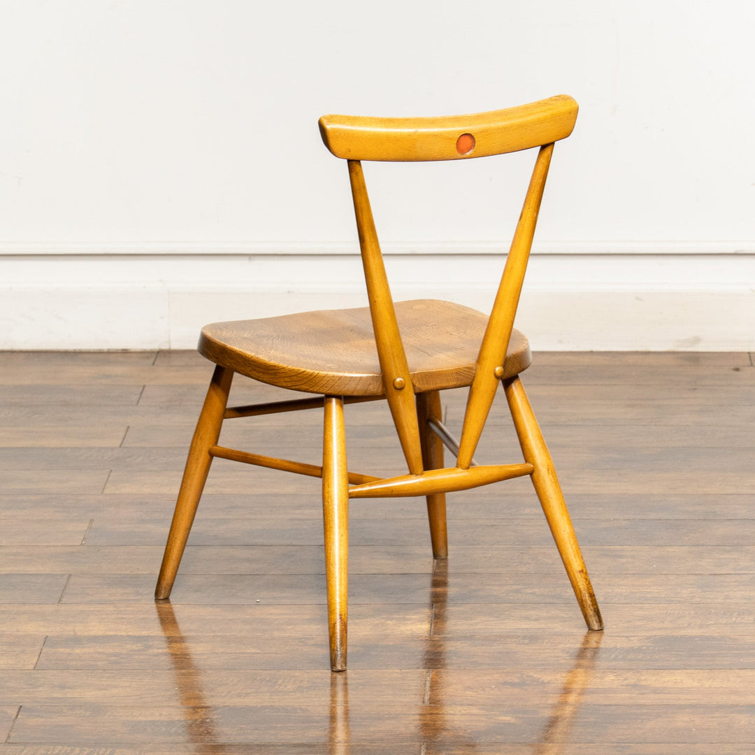 英国【ERCOL アーコール】丈夫でスタッキングもできる使い勝手の良さも魅力 チャイルドチェア /23K