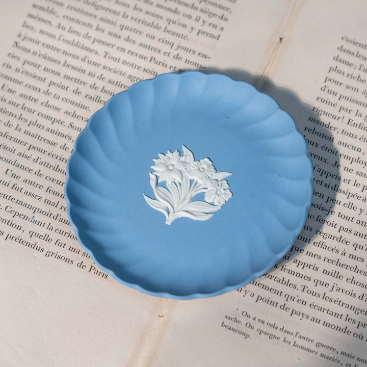 【WEDGWOOD ウェッジウッド Jasper ジャスパー】フラワーモチーフ ピンディッシュ ペールブルー /23K[m]