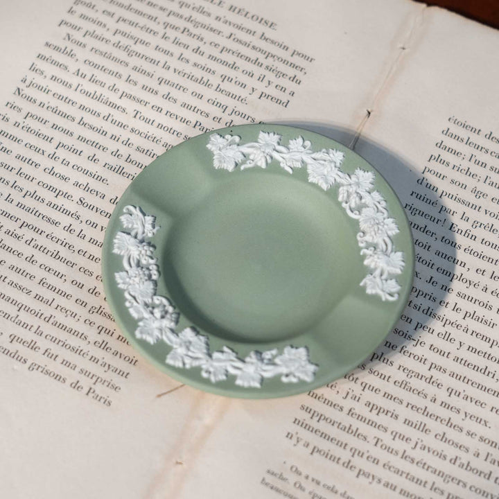 【WEDGWOOD ウェッジウッド Jasper ジャスパー】ラウンド アッシュトレイ セージグリーン /23K[m]