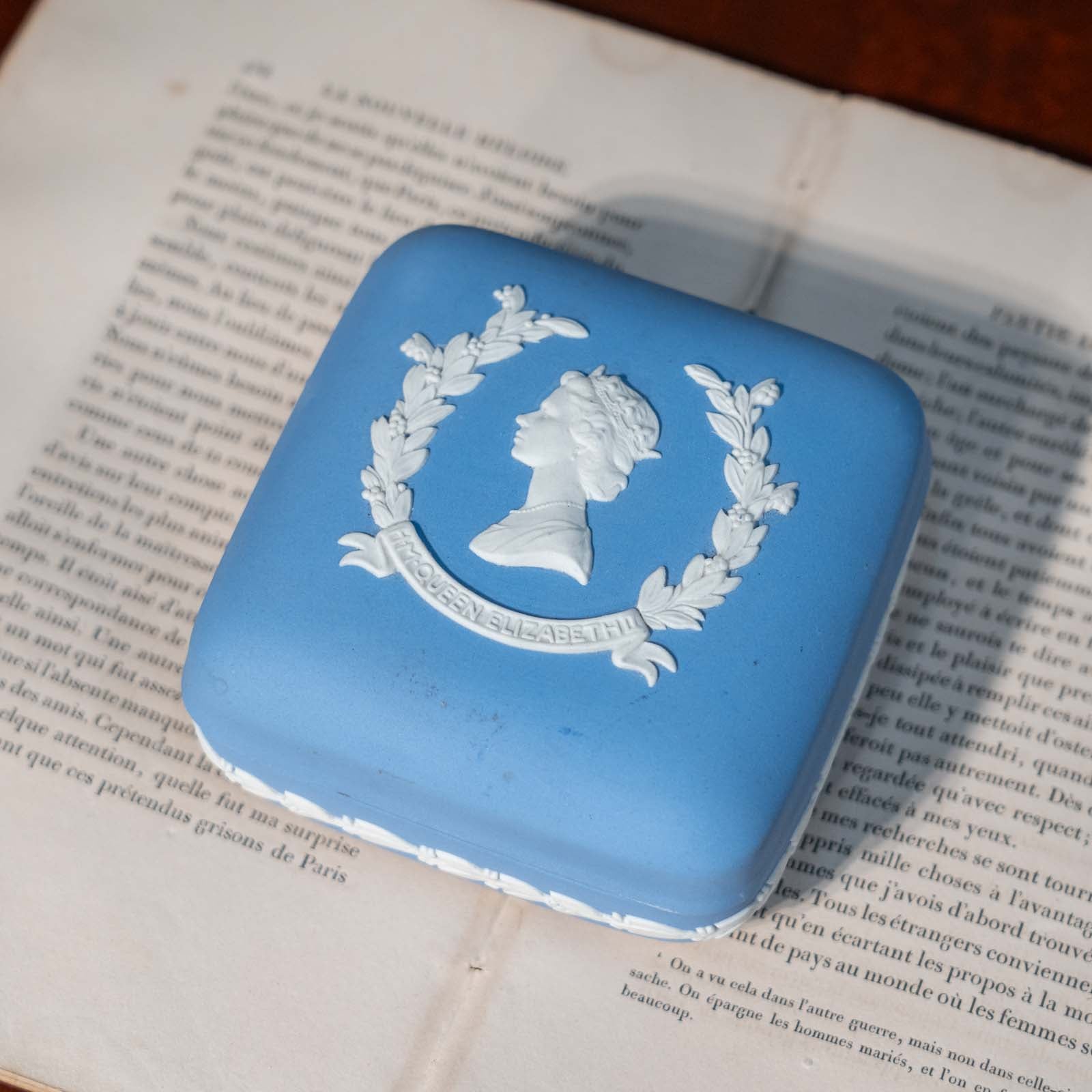 WEDGWOOD ウェッジウッド Jasper ジャスパー】エリザベス女王モチーフ