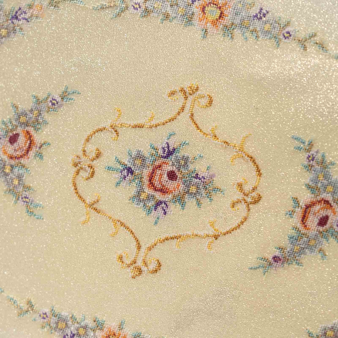 繊細な透かし装飾のフレームにプティポワンの刺繍が可憐 真鍮製 オーバル ドレッシングトレイ /23K[m]
