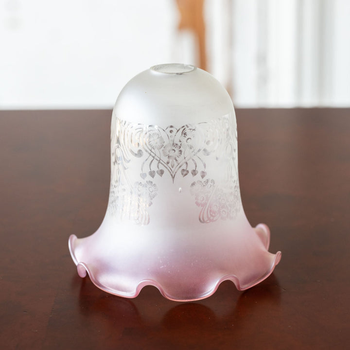 ハートや花模様が浮かび上がるデザインにときめく ガラスシェード（シェード単品）[m]