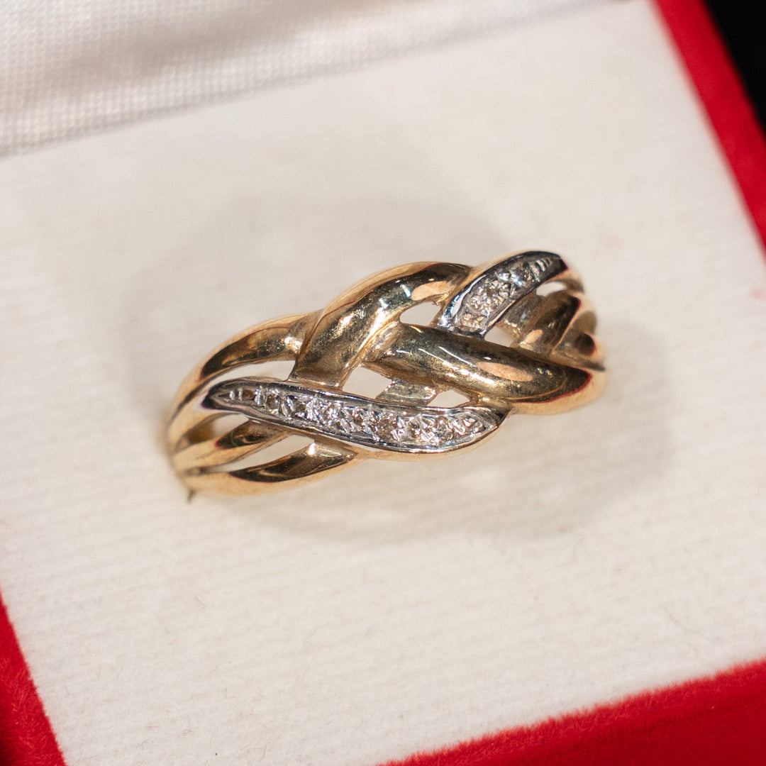 交差して編み込まれたデザインが優雅 ダイヤモンド アンティークリング /23K