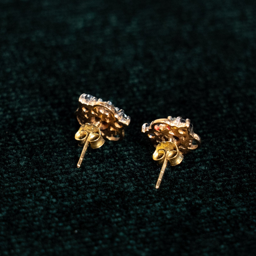 深みのある蒼玉が際立つ華やかなデザイン サファイア ピアス /23K