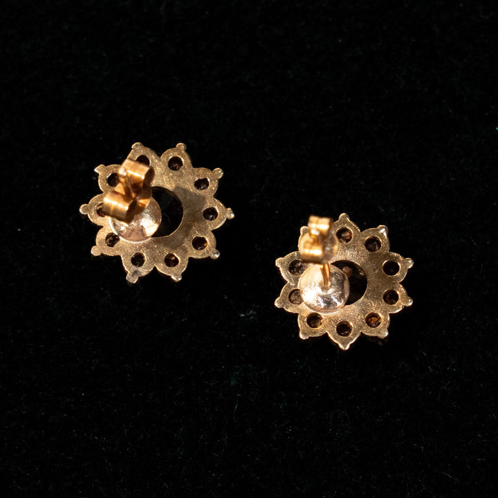 花が咲く様な華やかなデザイン ガーネット クラスター ピアス /23K