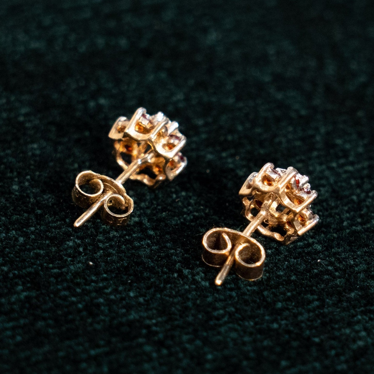 花が咲く様な華やかなデザイン ルビー クラスター ピアス /23K – THE