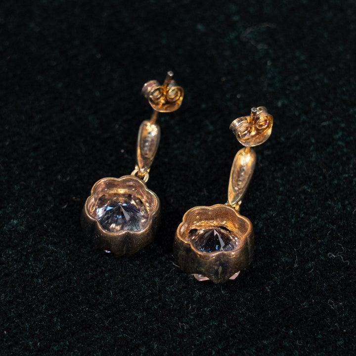 淡く優しいモルガナイトの輝き ドロップ ダングルピアス /23K