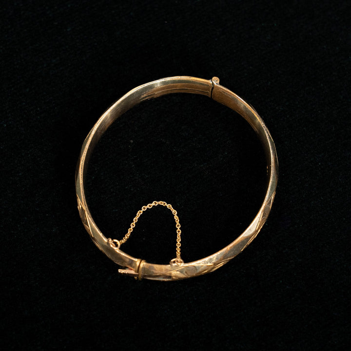 洗練されたシルエットに花の彫刻が印象的 シルバー ブレスレット /23K