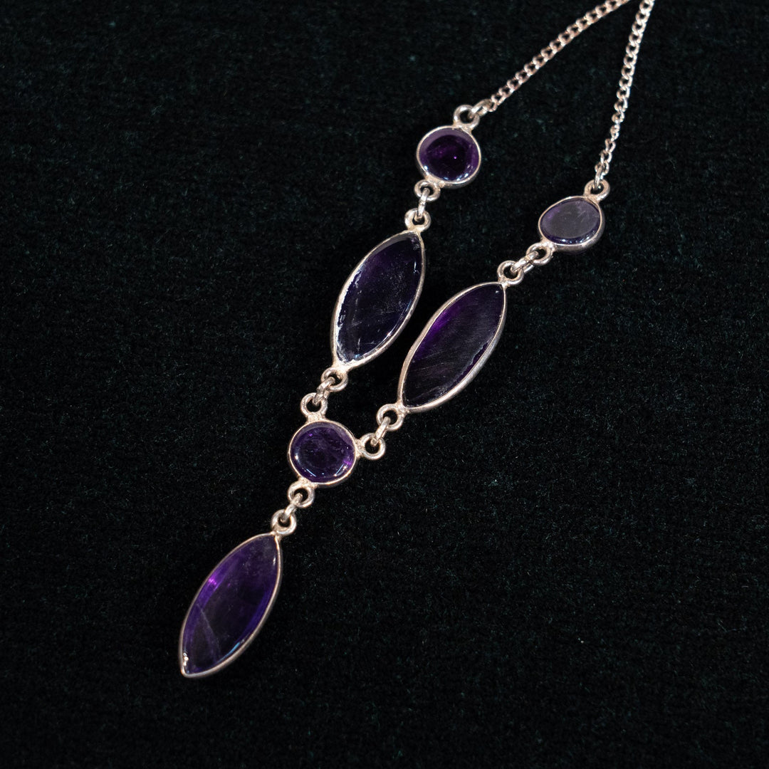 シルバーチェーンとアメジストの優美な輝き シルバー ビブネックレス /23K