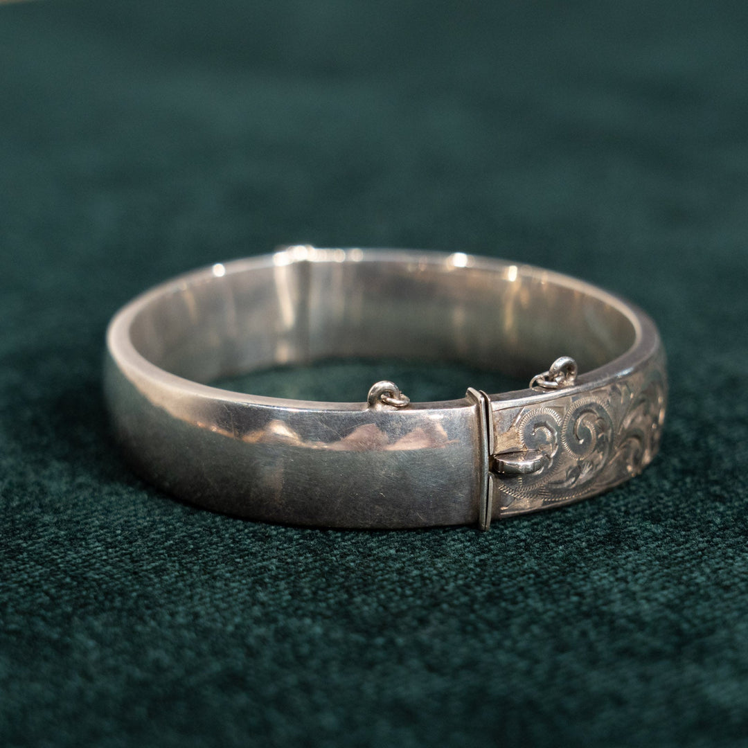 伝統的なアラベスクの彫刻が美しい シルバー ブレスレット /23K