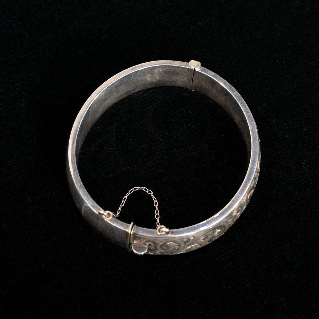 伝統的なアラベスクの彫刻が美しい シルバー ブレスレット /23K