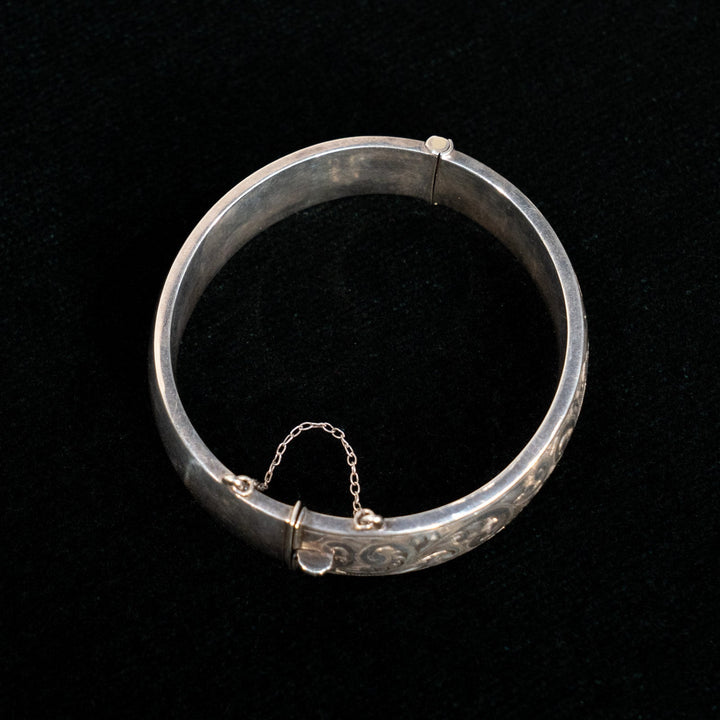 伝統的なアラベスクの彫刻が美しい シルバー ブレスレット /23K