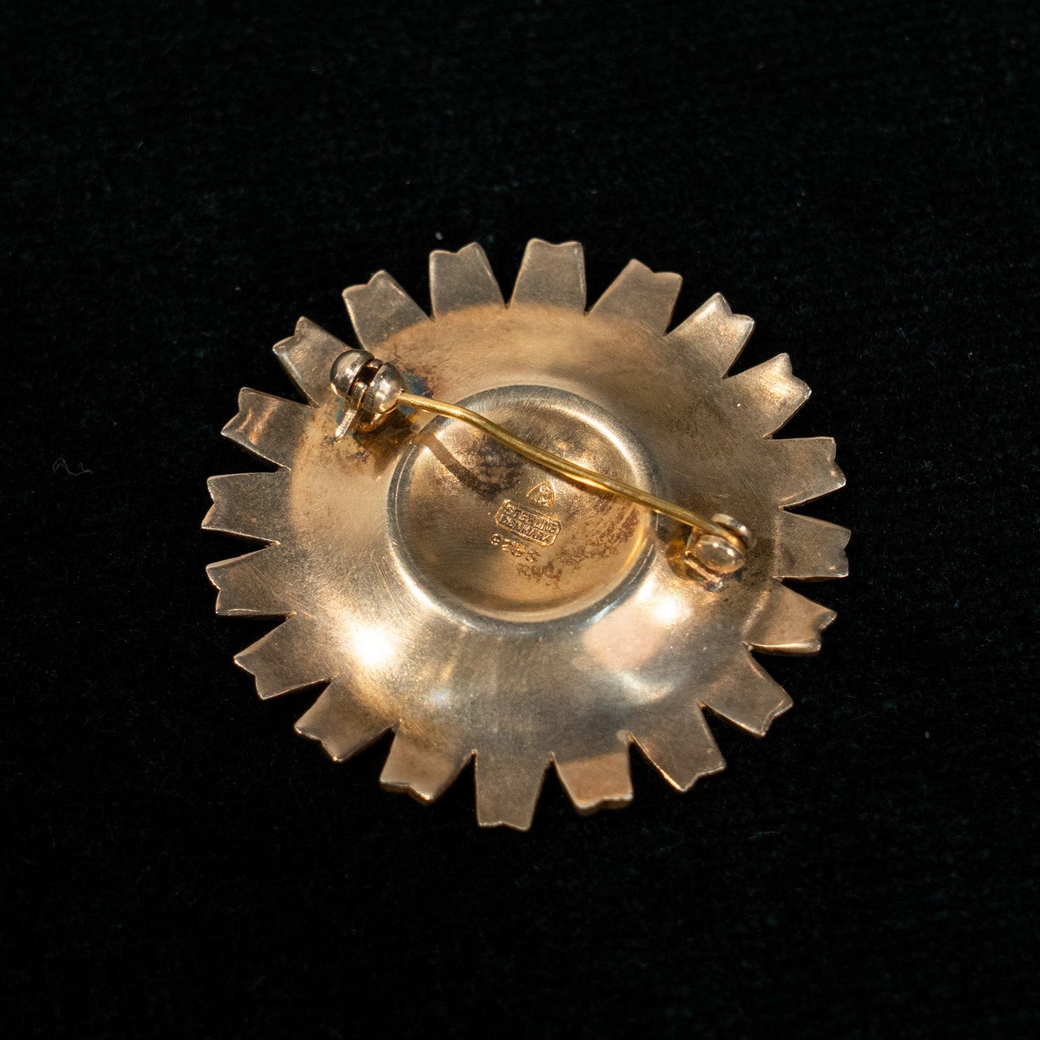 Anton Michelsen デイジー フラワー シルバー ブローチ Anton Michelsen Flower Brooch - Charlotte Sayers Antique Jewellery