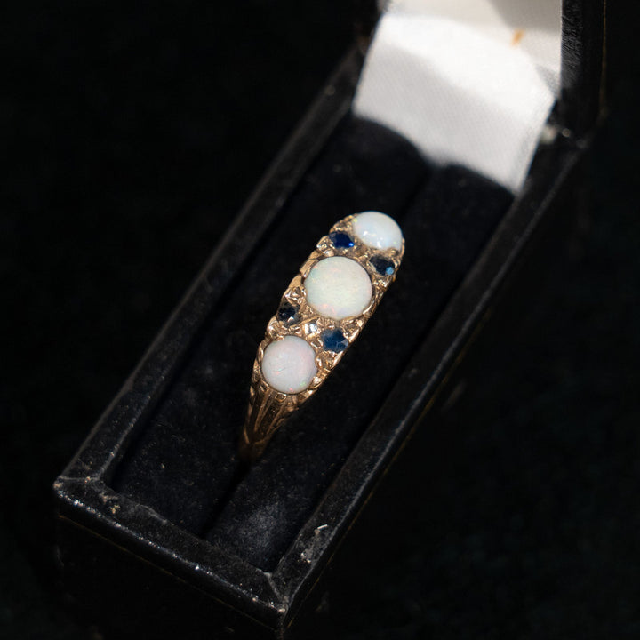 神秘と調和を美しく表現 オパール サファイア アンティークリング /23K