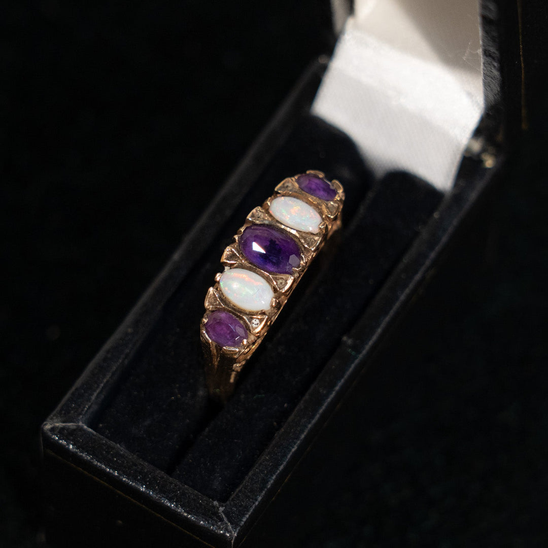 神秘と調和を美しく表現 オパール アメジスト アンティークリング /23K