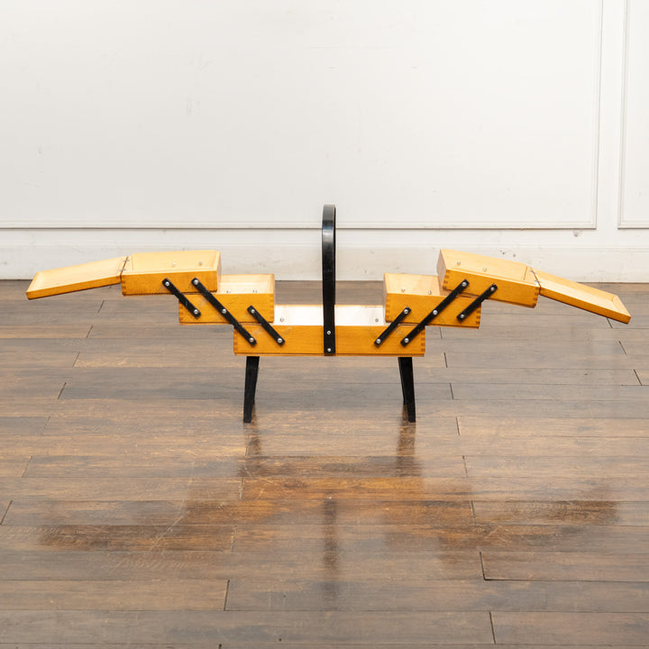 開くと横に大きく広がる使い勝手の良いデザイン ソーイングボックス /23K-B