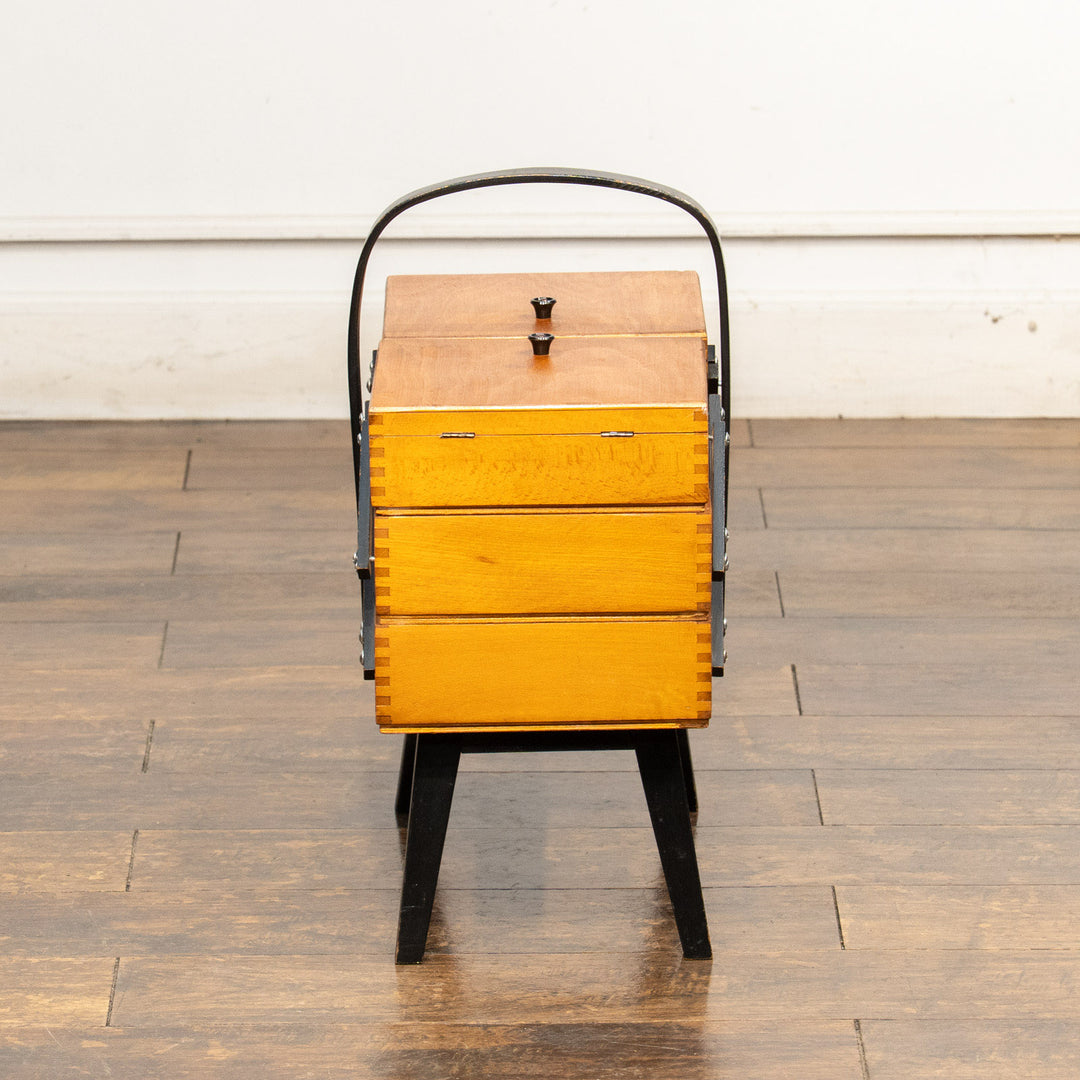 開くと横に大きく広がる使い勝手の良いデザイン ソーイングボックス /23K-B