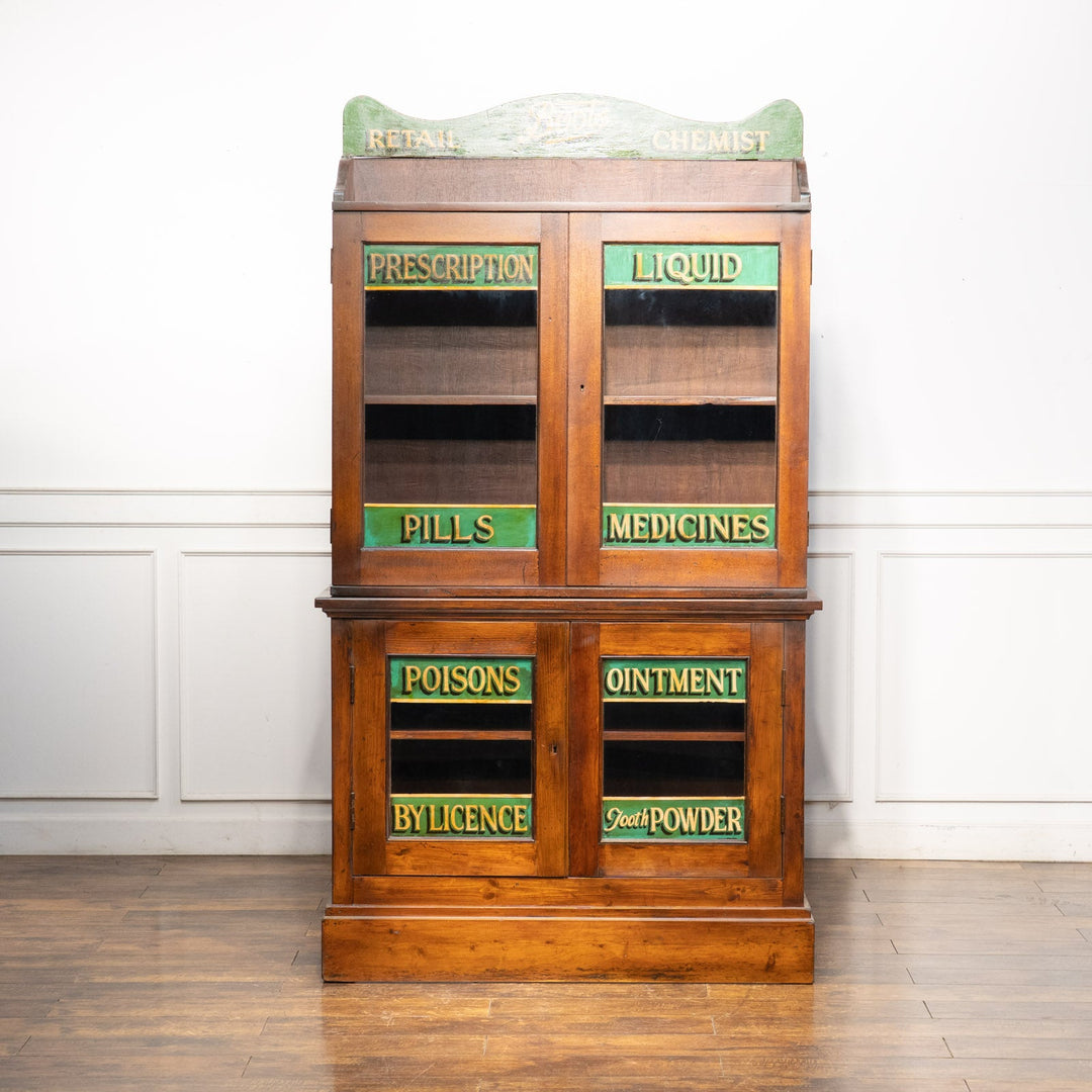 インテリアのアクセントになるポップなデザイン アポセカリーキャビネット /23K