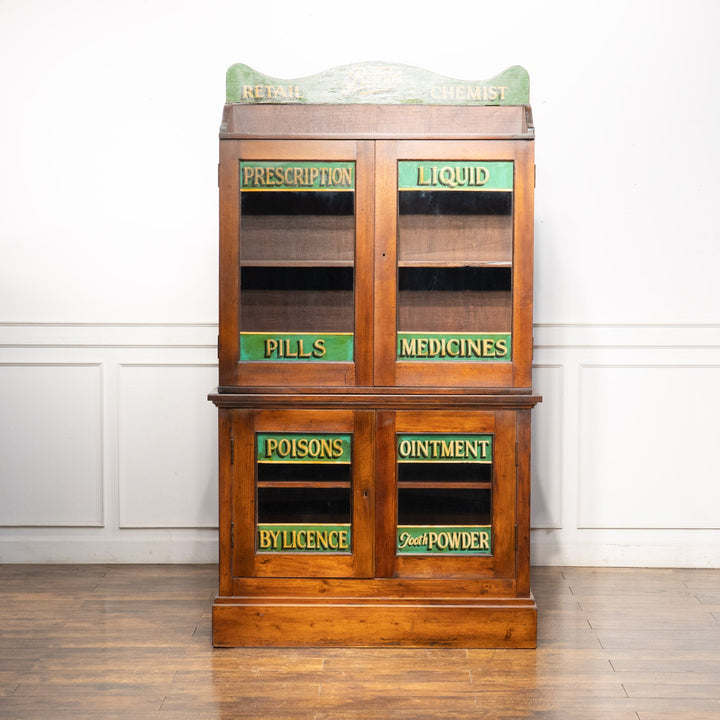 インテリアのアクセントになるポップなデザイン アポセカリーキャビネット /23K