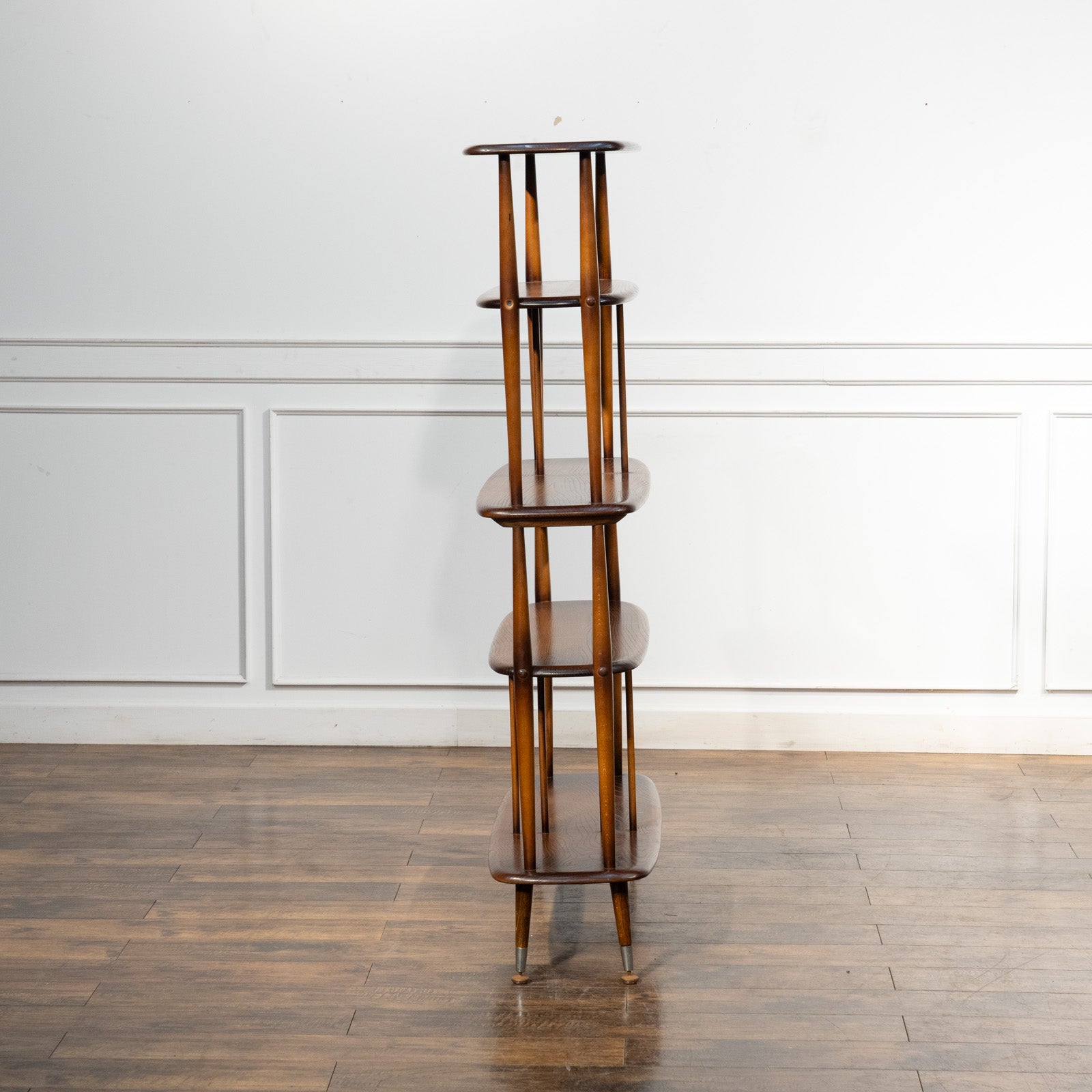 英国【ERCOL アーコール】どちら側から見ても美しい間仕切りするための