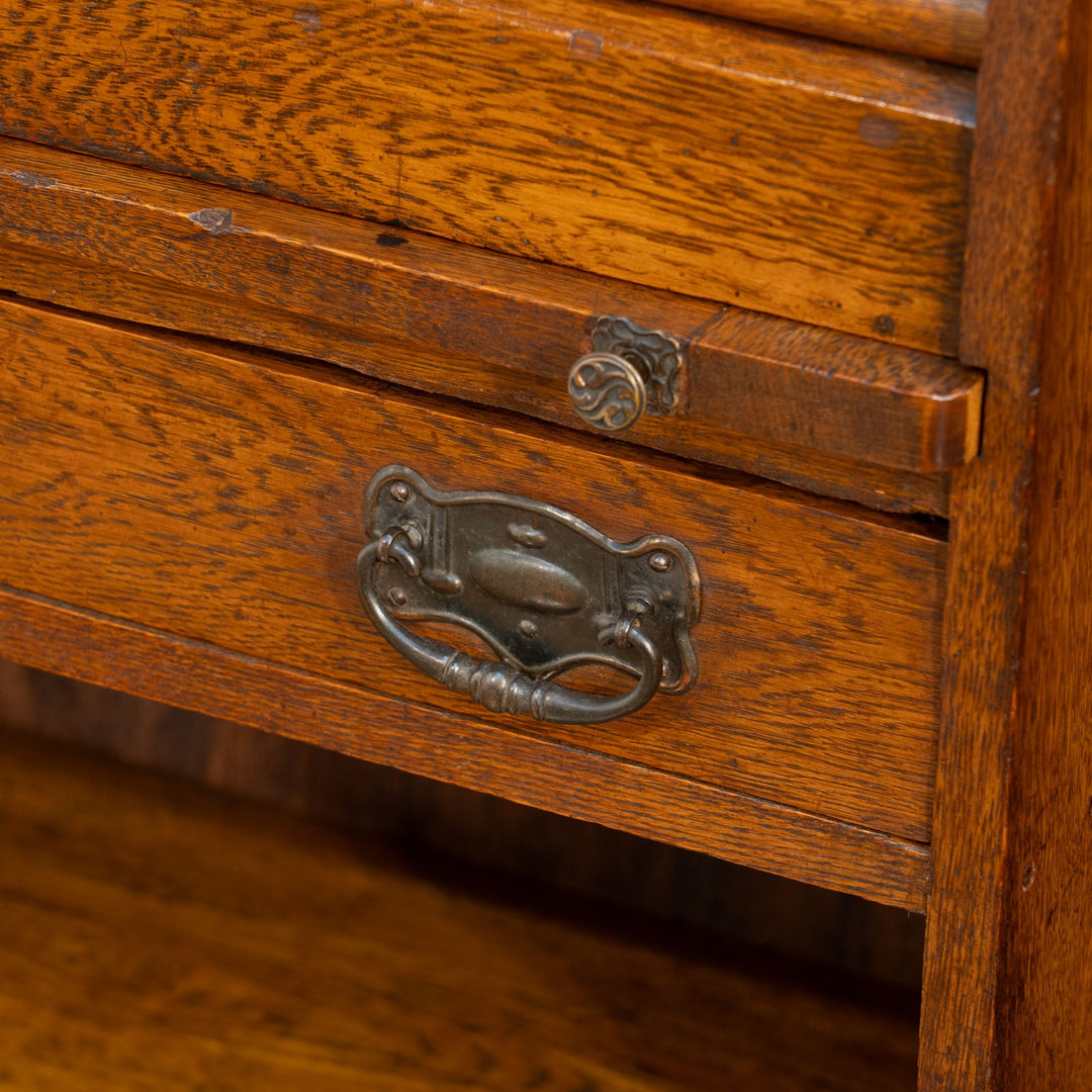 コンパクトなサイズでブックケースとデスクが一体化した便利な家具 スチューデントビューロー /23K