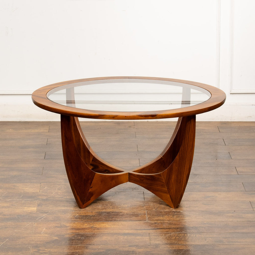 英国【G-PLAN ジープラン Astro アストロ】モダンな脚が特徴的 ガラス