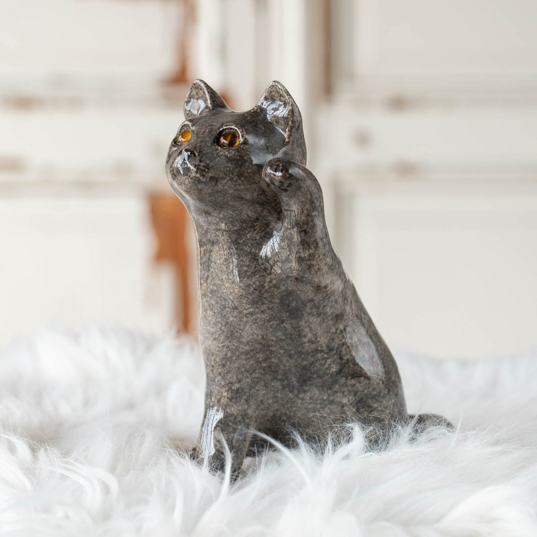【Winstanley Cat ウィンスタンレイ キャット】◇招き猫を思わせる前足を上げたフォルムが印象的 Solid grey グレー /24E[m]