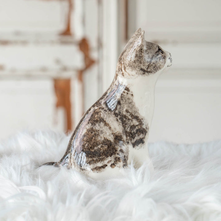 【Winstanley Cat ウィンスタンレイ キャット】◇招き猫を思わせる前足を上げたフォルムが印象的 Silver tabby シルバータビー/24E[m]