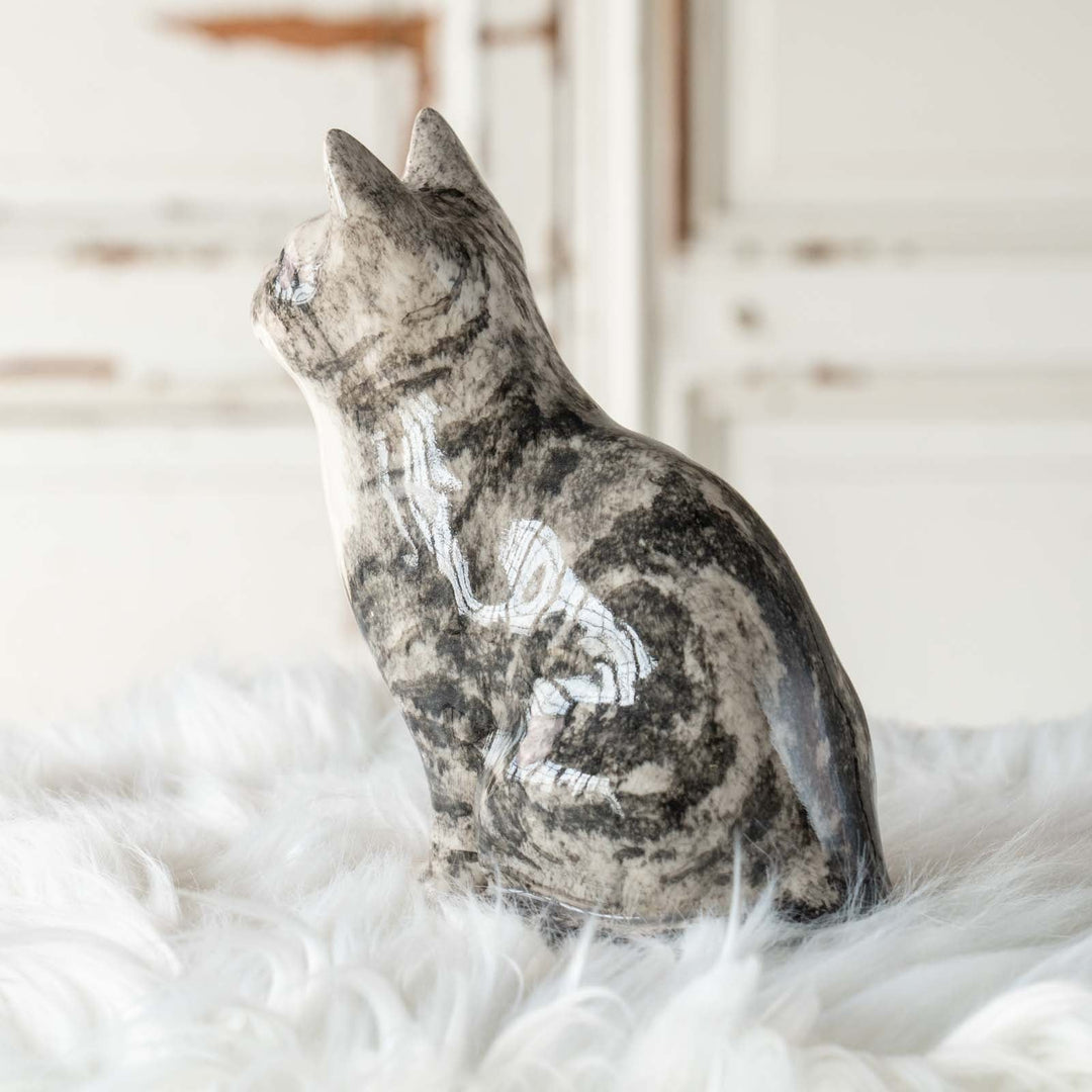 【Winstanley Cat ウィンスタンレイ キャット】◇じっと上を見つめる表情が印象的 Silver tabby シルバータビー /24E[m]