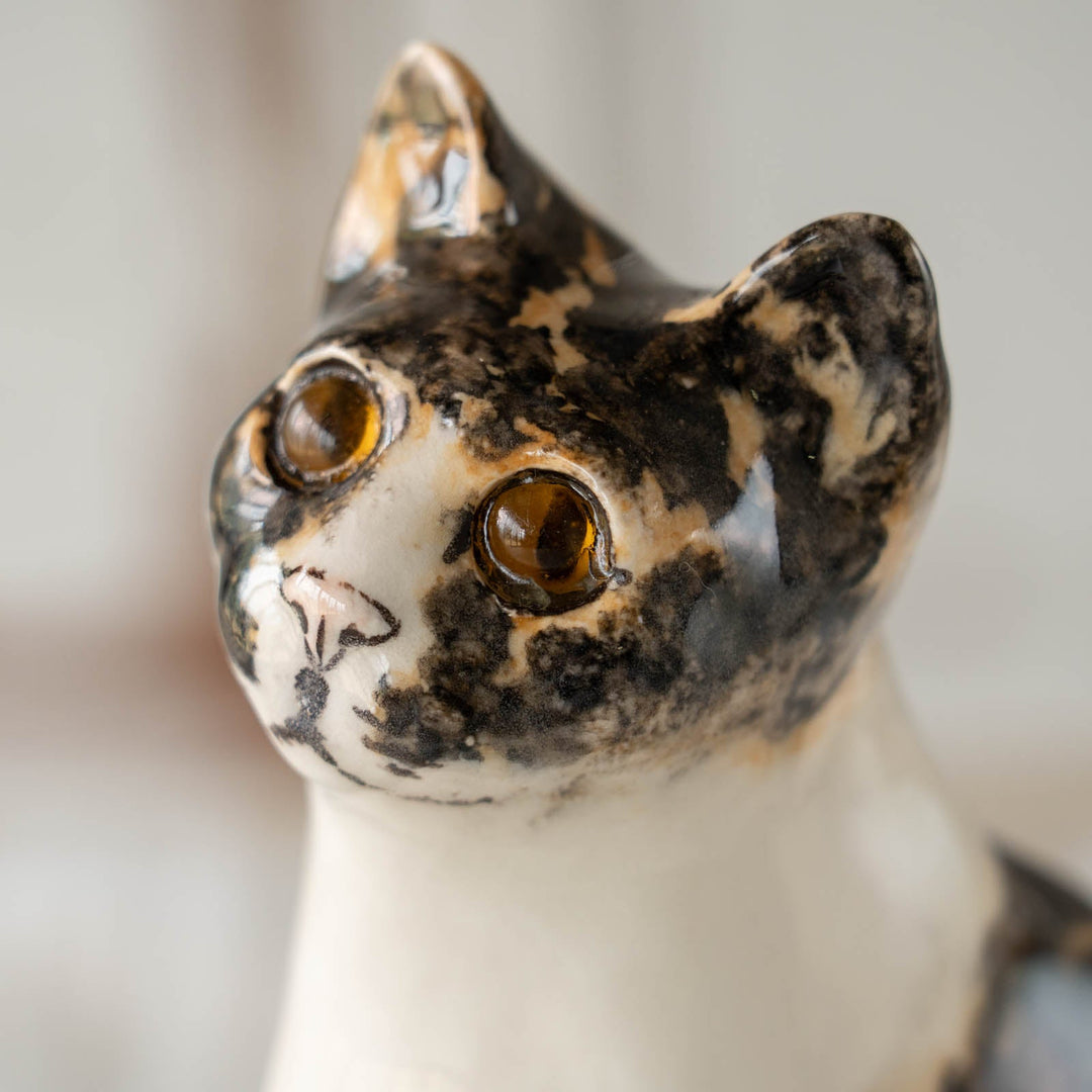 【Winstanley Cat ウィンスタンレイ キャット】◇小首をかしげた不思議そうな表情が魅力 Calico キャリコ /24E[m]