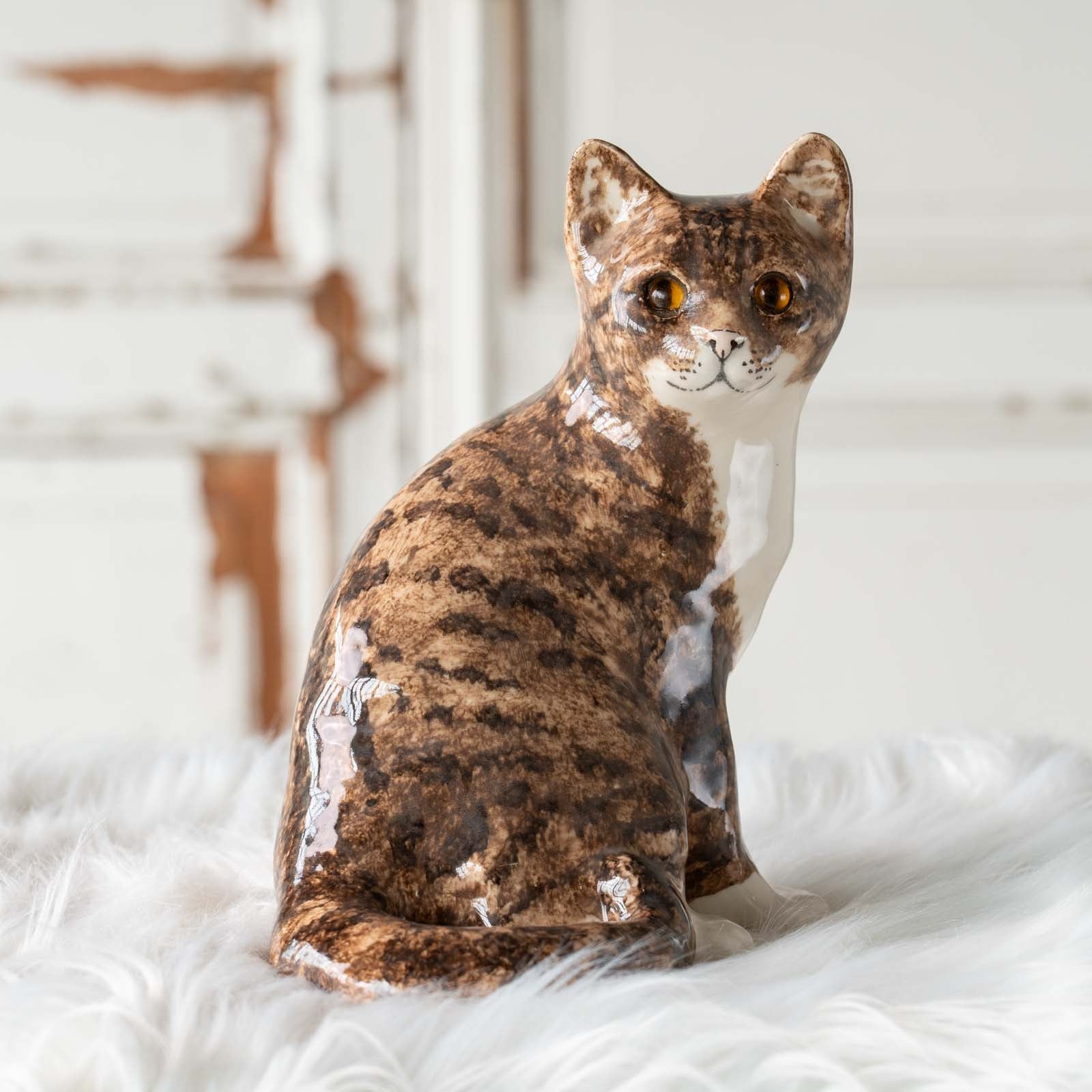 Winstanley Cat ウィンスタンレイ キャット】振り向いた表情が凛として