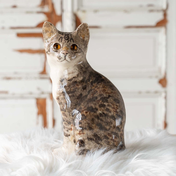 【Winstanley Cat ウィンスタンレイ キャット】◇おすまし顔でこちらを見つめる Brown tabby ブラウンタビー /24E[m]