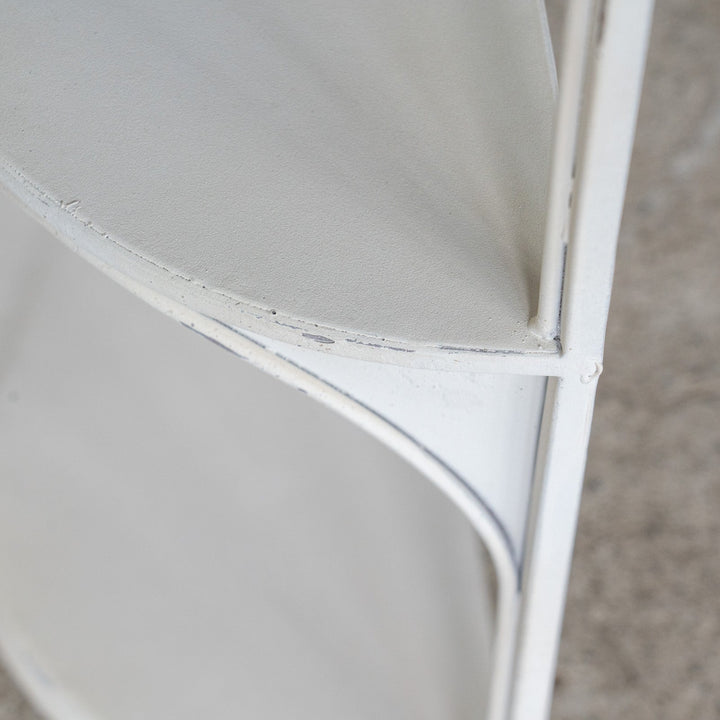 アーチが連なるモダンなデザイン アンティーク調 ホワイト 縦型 ウォールシェルフ