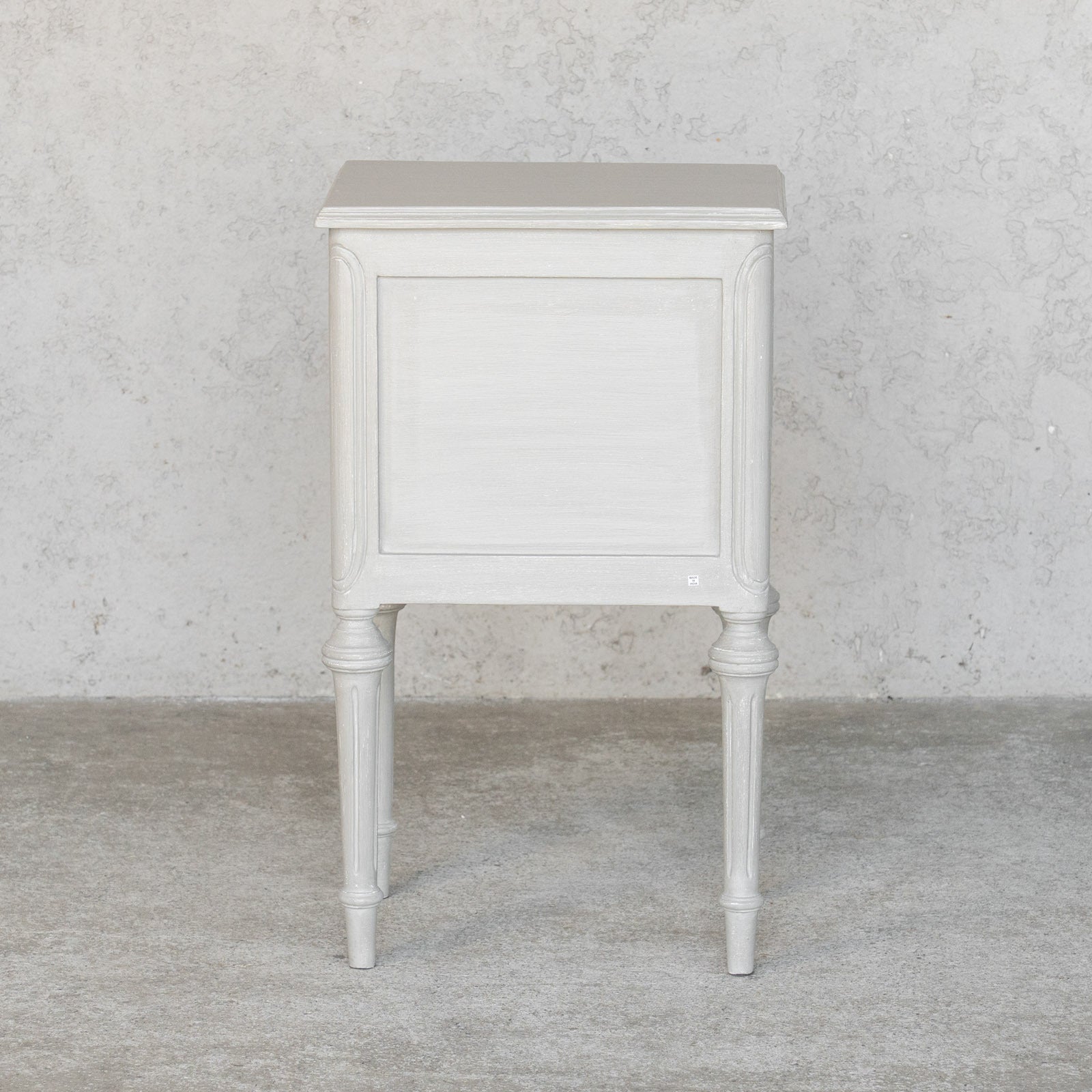 かごめ編みの扉など可愛らしいデザイン アンティーク調 ベッドサイド