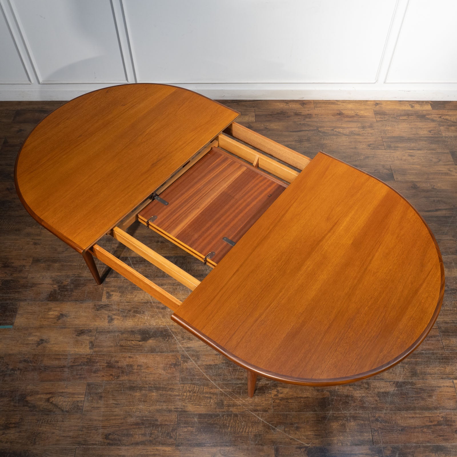 英国【G-PLAN ジープラン Fresco フレスコ】実用性とデザインを