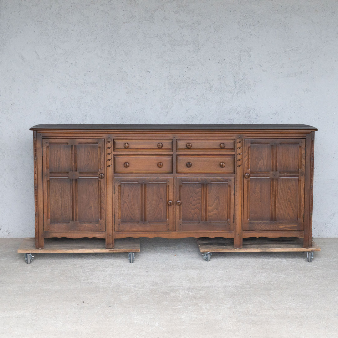 英国【ERCOL アーコール】クラシカルで気品ある佇まい サイドボード Old Colonial オールドコロニアル /24I