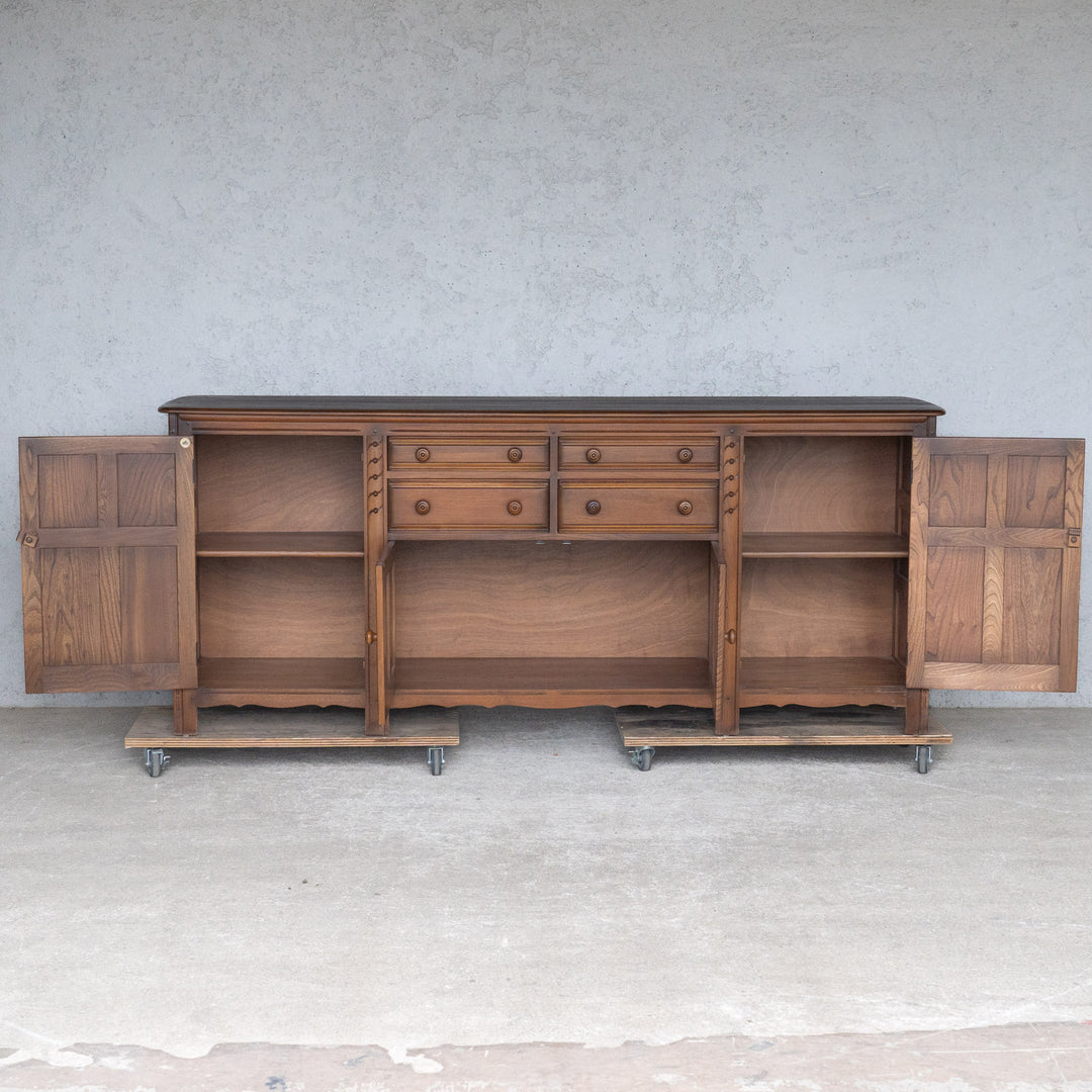 英国【ERCOL アーコール】クラシカルで気品ある佇まい サイドボード Old Colonial オールドコロニアル /24I