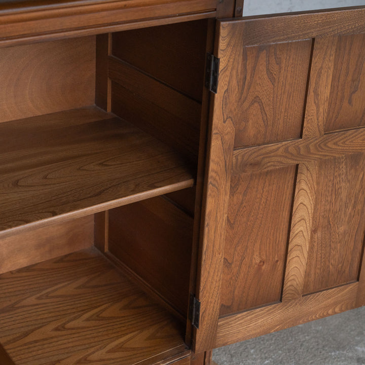 英国【ERCOL アーコール】クラシカルで気品ある佇まい サイドボード Old Colonial オールドコロニアル /24I