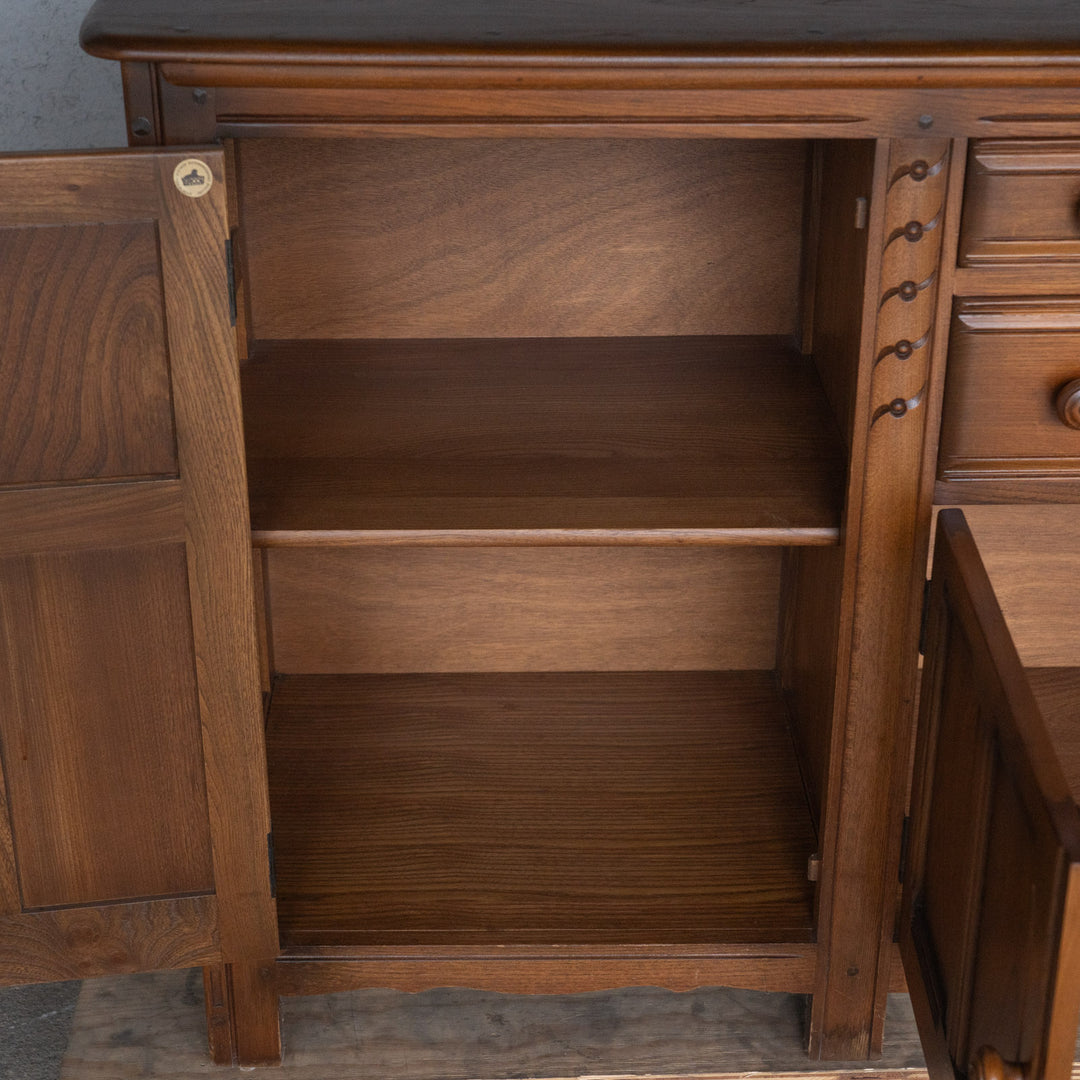 英国【ERCOL アーコール】クラシカルで気品ある佇まい サイドボード Old Colonial オールドコロニアル /24I