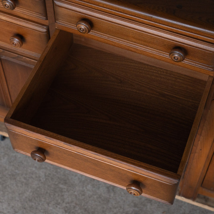 英国【ERCOL アーコール】クラシカルで気品ある佇まい サイドボード Old Colonial オールドコロニアル /24I