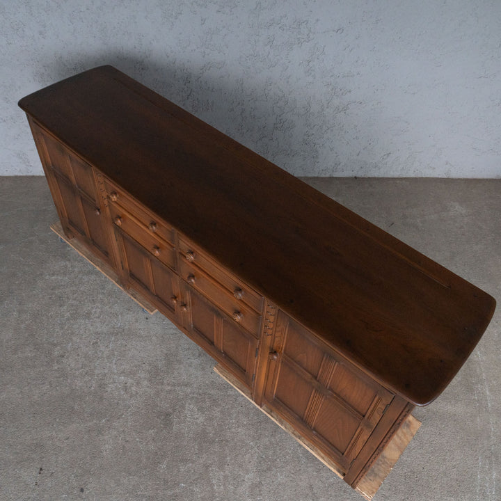 英国【ERCOL アーコール】クラシカルで気品ある佇まい サイドボード Old Colonial オールドコロニアル /24I