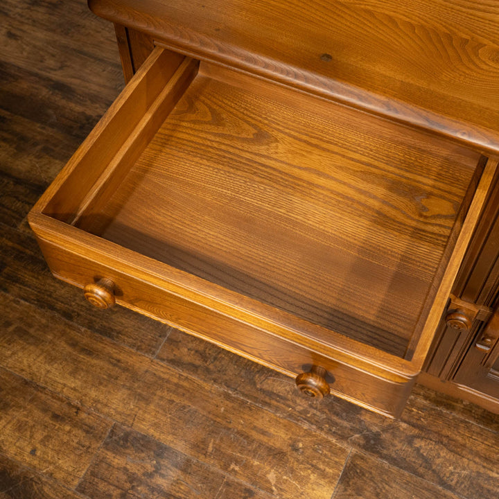 英国【ERCOL アーコール】伝統的な気品あふれるデザイン エルム カップボード Old Colonial オールドコロニアル /24I[m]