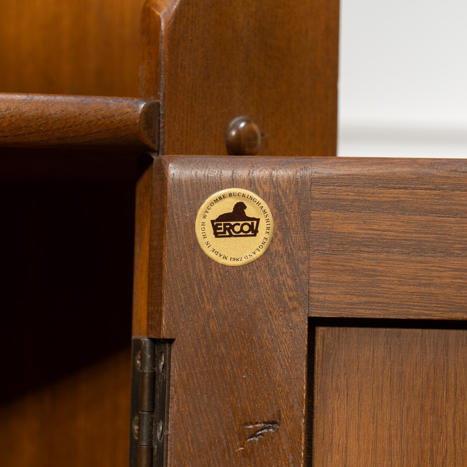英国【ERCOL アーコール】エルム コーナーキャビネット No.474 Old