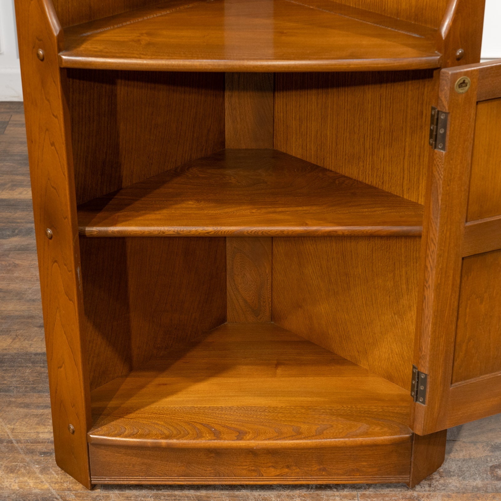 英国【ERCOL アーコール】エルム コーナーキャビネット No.474 Old