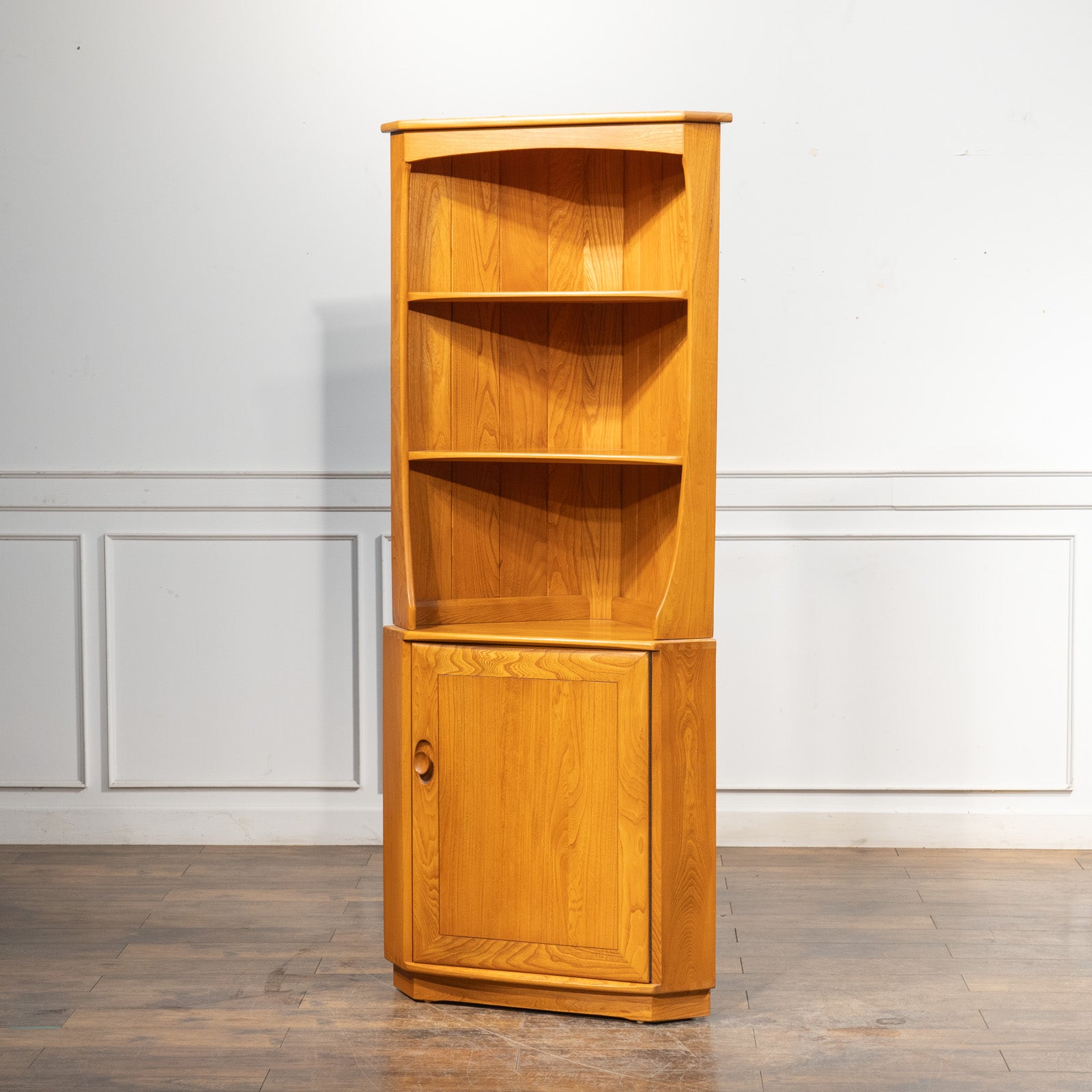 英国【ERCOL アーコール】お部屋の角にすっきり収まる エルム コーナー
