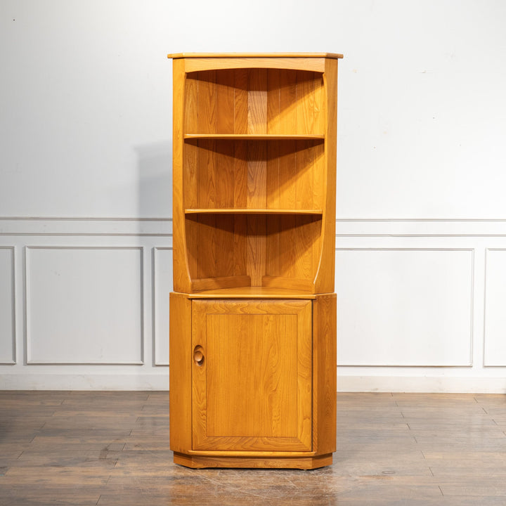 英国【ERCOL アーコール】お部屋の角にすっきり収まる エルム コーナーキャビネット No.743C /24I-2[m]
