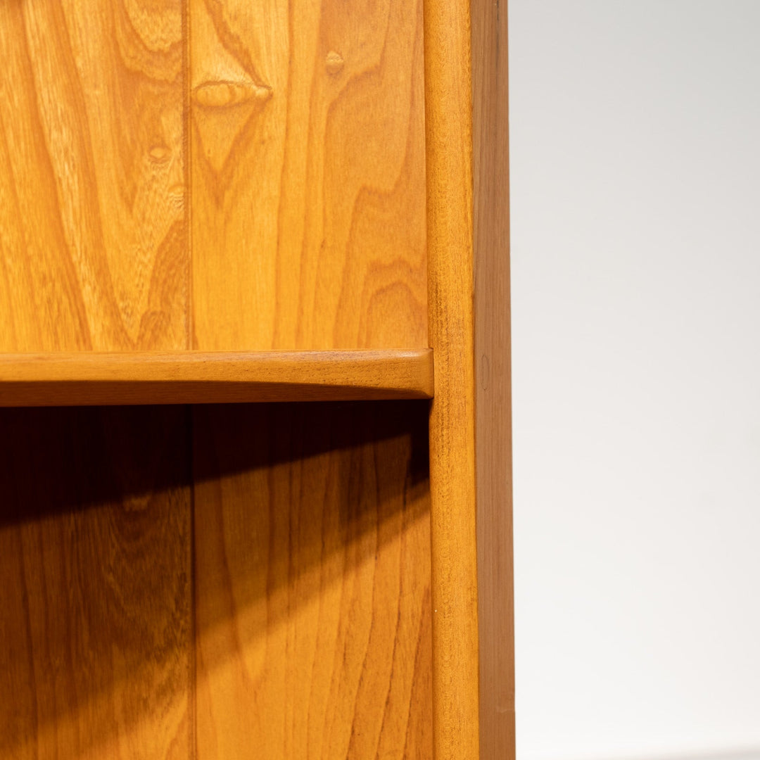 英国【ERCOL アーコール】お部屋の角にすっきり収まる エルム コーナーキャビネット No.743C /24I-2[m]