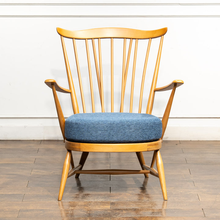 英国【ERCOL アーコール】ブルーのクッションが爽やか コムバック ウィンザー イージーチェア /24I-2